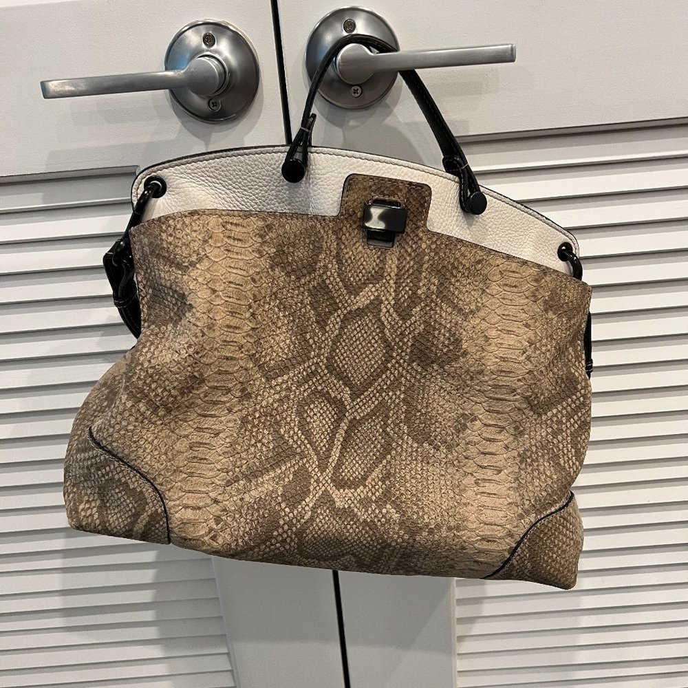 Handles and Shoulder tote leather Furla Bag